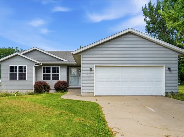 410 South St, Urbana, IA 52345