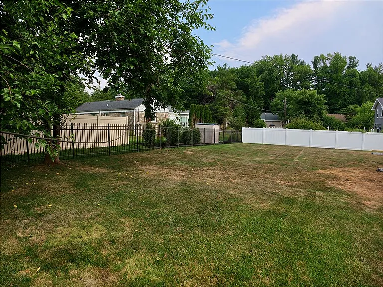 2834 Center St — Photo 31