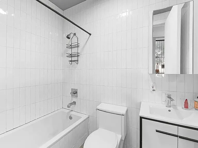 481 Evergreen Ave #1F — Photo 10