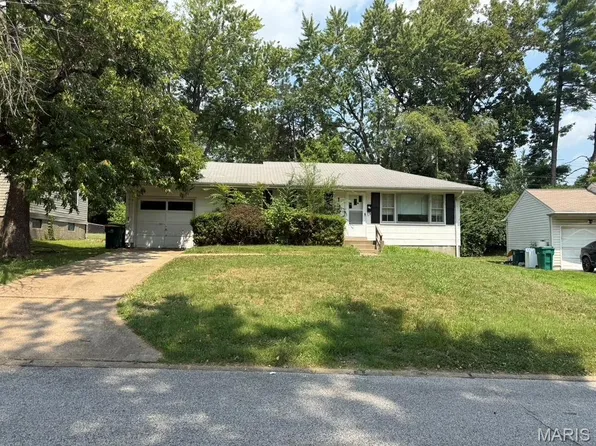 1509 Fathom Dr, Saint Louis, MO 63137