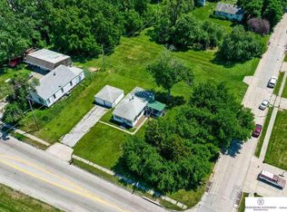 5215 S 60th St, Omaha, NE 68117