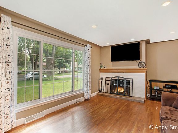 4th image of 270 Cambridge Ave