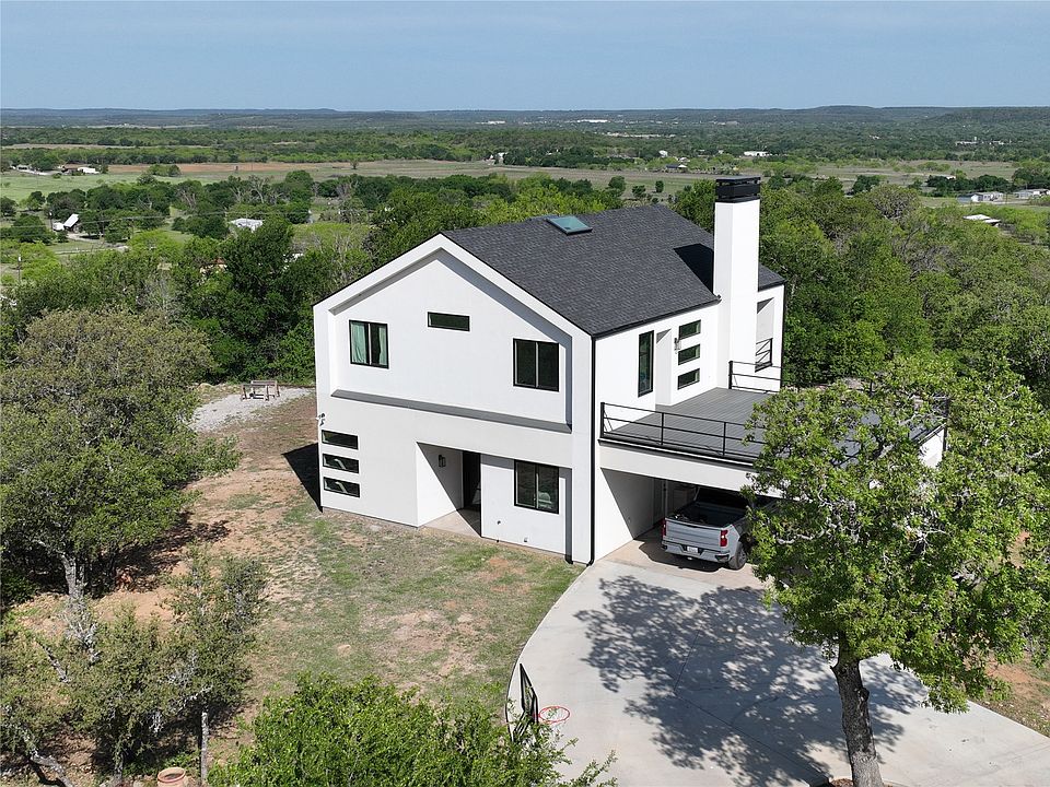 1st image of 215 Lori Dr
