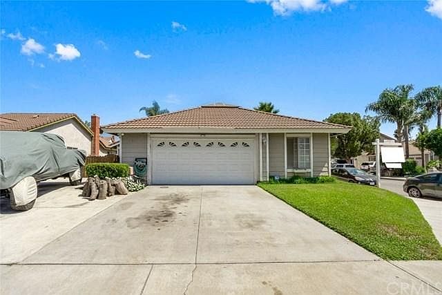 1st image of 13975 Hillcrest Dr