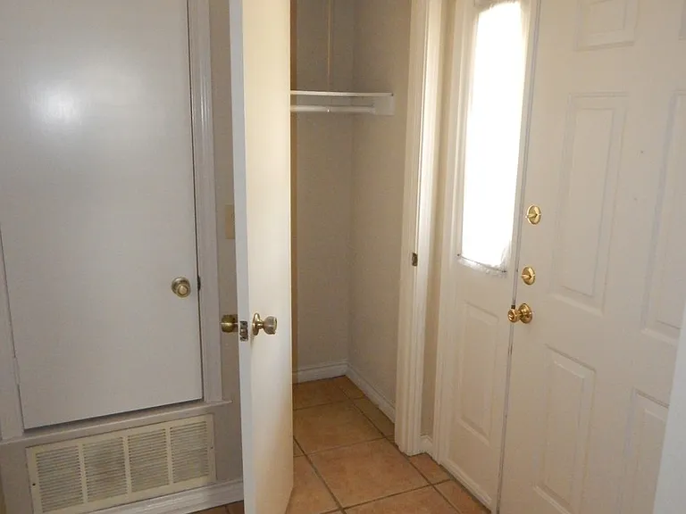 808 Corey Dr — Photo 16