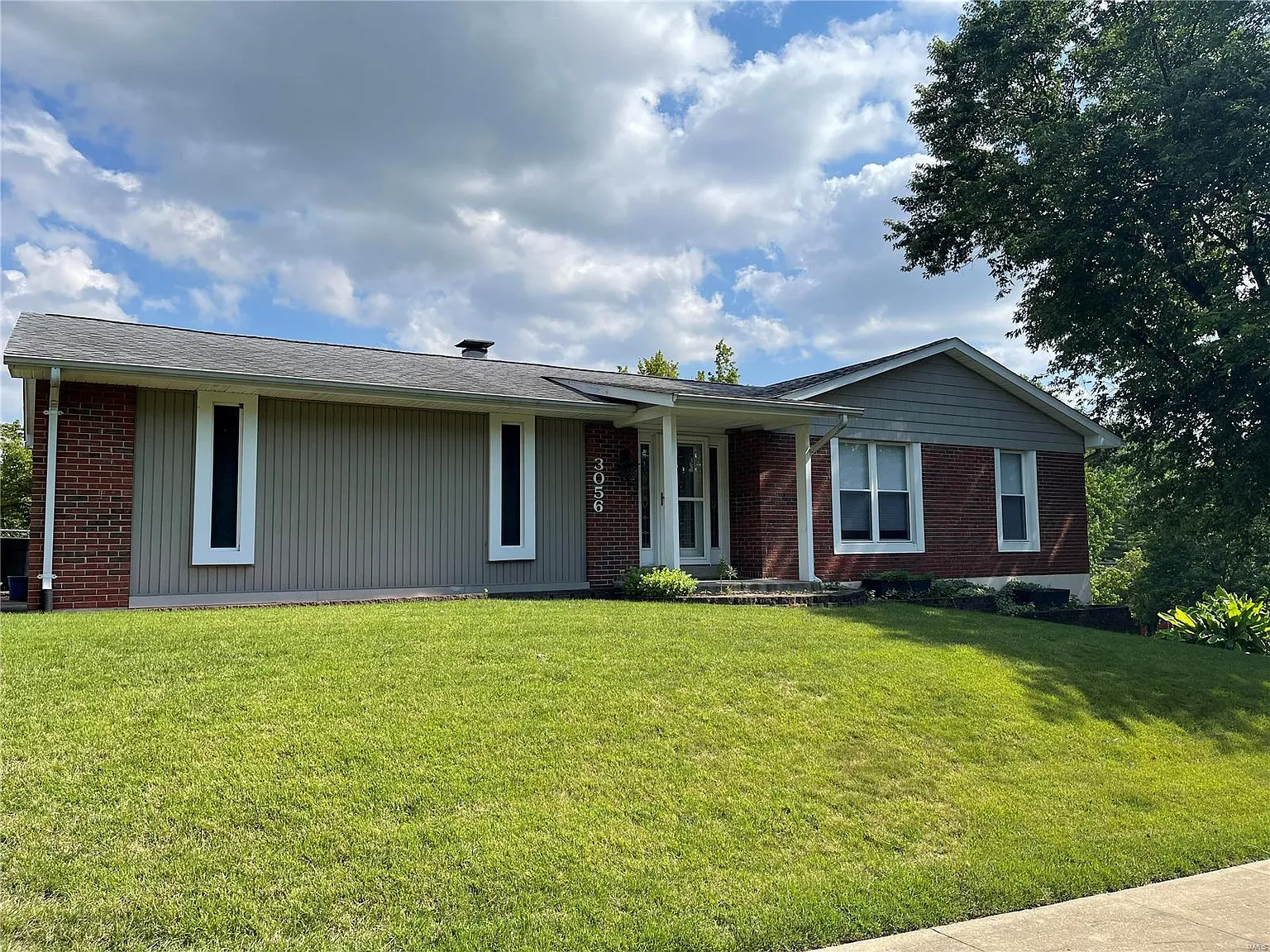 3056 Westminister Dr photo 1