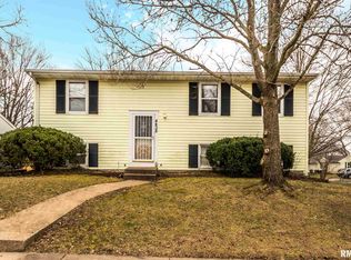 4438 W Castleton Rd, Peoria, IL 61615