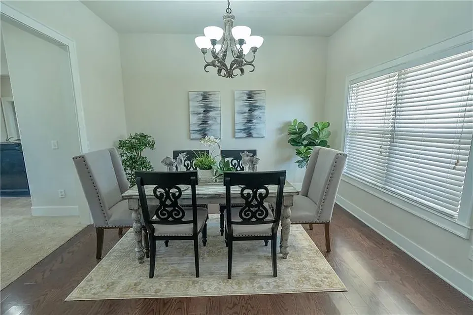 3 bed, 1770 sqft, $2,300 — Photo 4