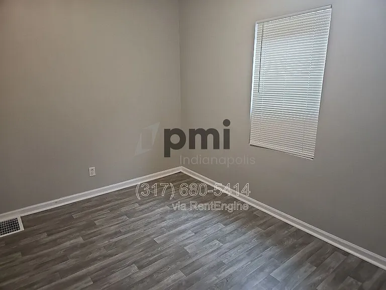 114 Adler St — Photo 16
