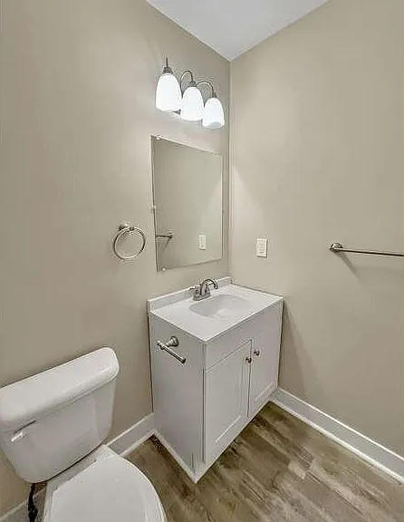 915 E Barrett Ave — Photo 6