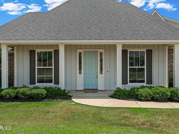 3rd image of 143 Oak Alley Rd