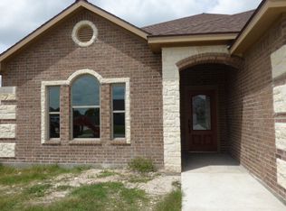 812 Bluebonnet Ave, Edna, TX 77957