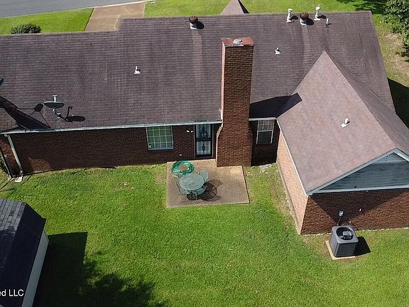 4th image of 6850 Hickory Crest Dr