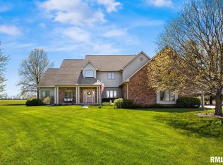 3214 E Cloverdale Rd, Chillicothe, IL 61523