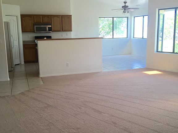 Great Rm & Dining Area