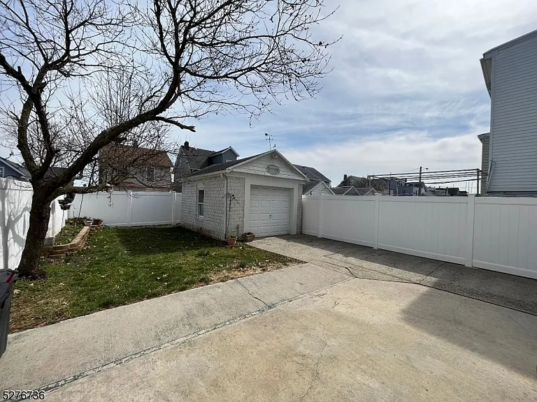 364 Chestnut St — Photo 19