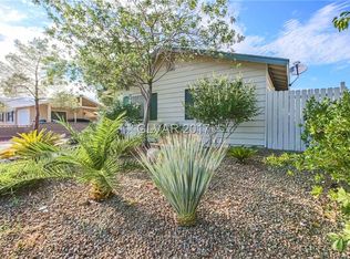 6450 Youngmont Ave, Las Vegas, NV 89103