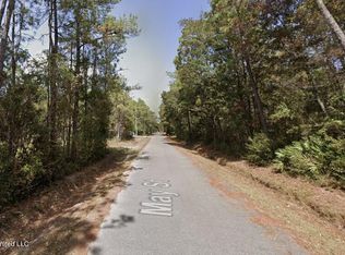 1020 May St, Ocean Springs, MS 39564