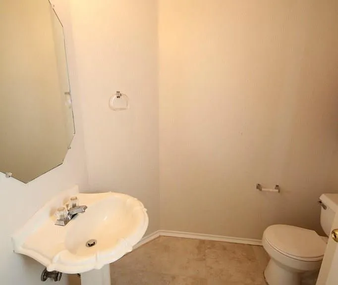 13453 Gent Dr — Photo 8