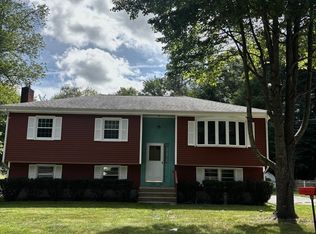 33 Chartley Brook Ln, Attleboro, MA 02703