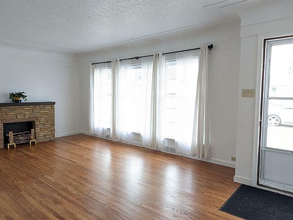3rd image of 4317 49a St