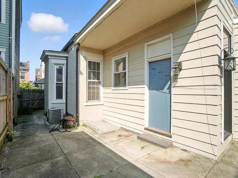 843 Overton St — Photo 36