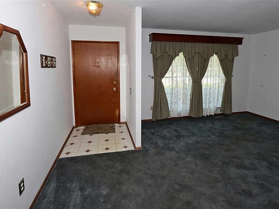 2nd image of 2911 Lyme St