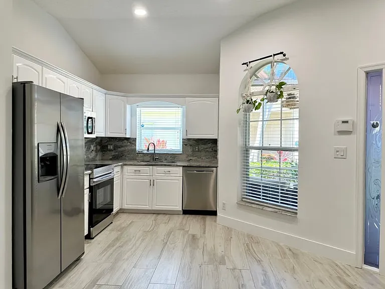 1813 Wood Fern Dr — Photo 9