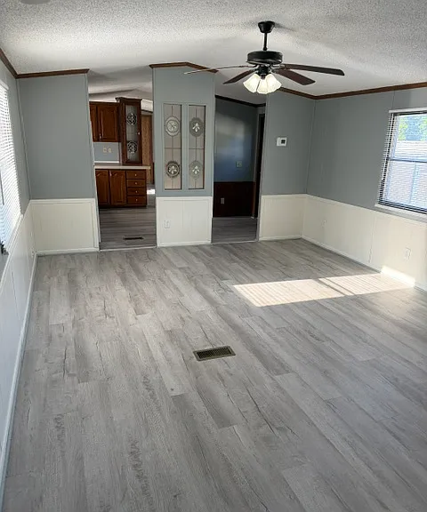 1333 White Oak St — Photo 4