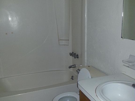 5th image of 563 S 61st Ave