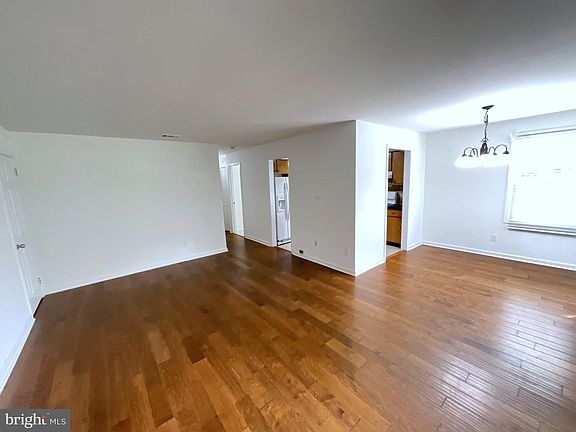 5th image of 123 Wyndham Pl