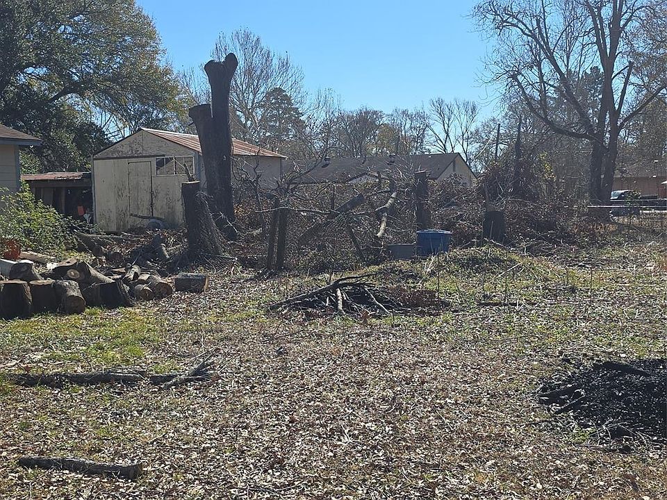 1st image of 914 Reeves St