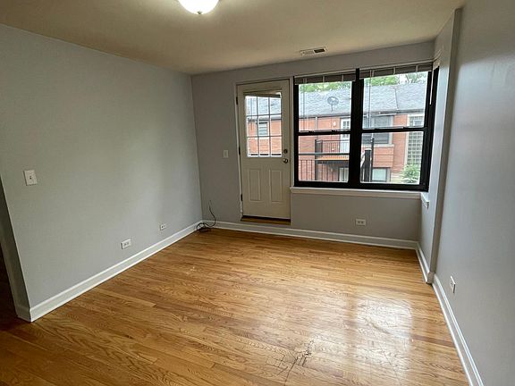 2nd image of 7314 N Winchester Ave APT 2W