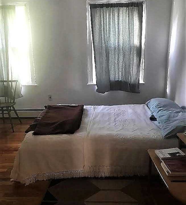 2nd image of 26 Livingston St #2