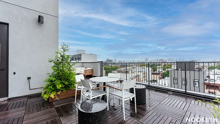 Rented by Ladore Management | media 27