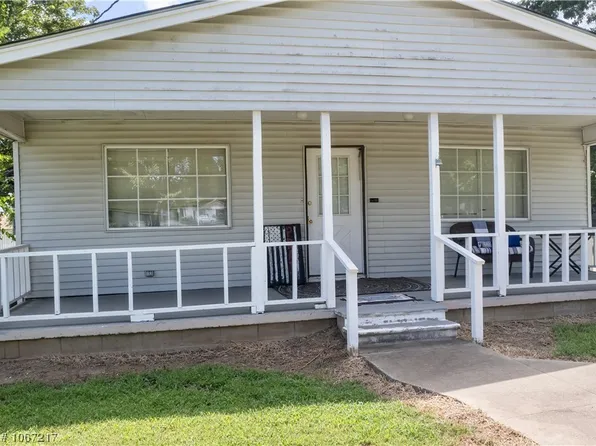 202 SW 1st St, Muldrow, OK 74948