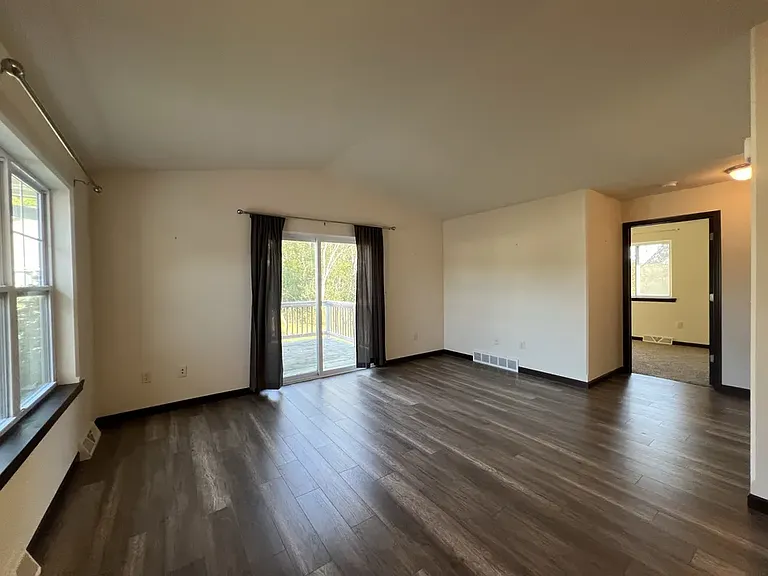 4922 Annabelle Ct — Photo 3