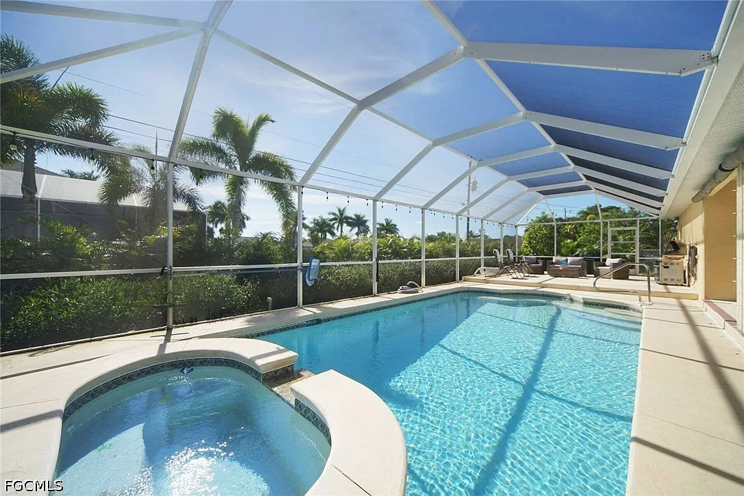 4 bed, 2.0 bath, 2223 sqft, $7,650 — Photo 1