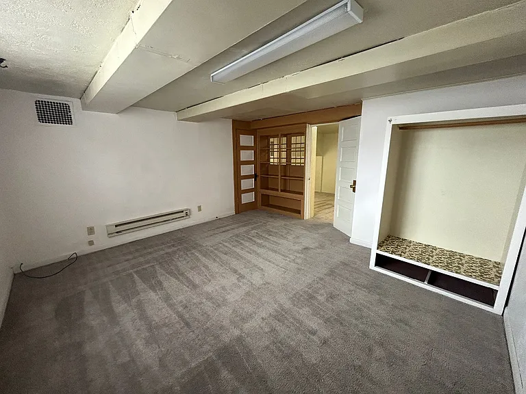 Apartments available in a highly desirable University District location! — Photo 42