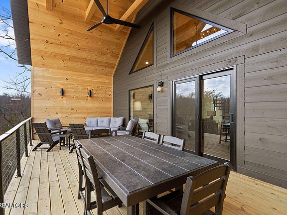 5th image of 1863 Bluff Ridge Rd