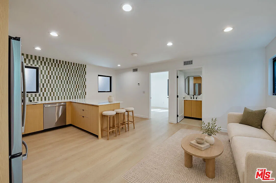 1 bed, 1.0 bath, 600 sqft, $3,550 — Photo 1