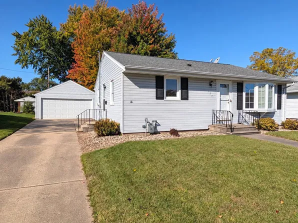 157 N Lark St, Oshkosh, WI 54902