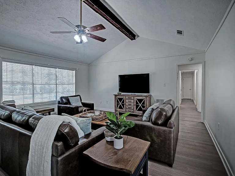 104 Bay Harbour Pl — Photo 20