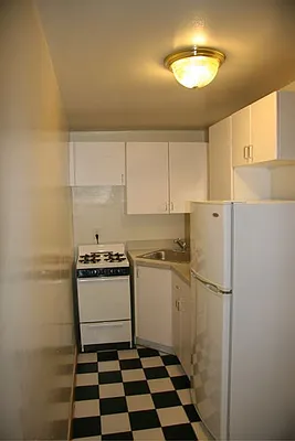 Rented by City Connections Realty | media 32