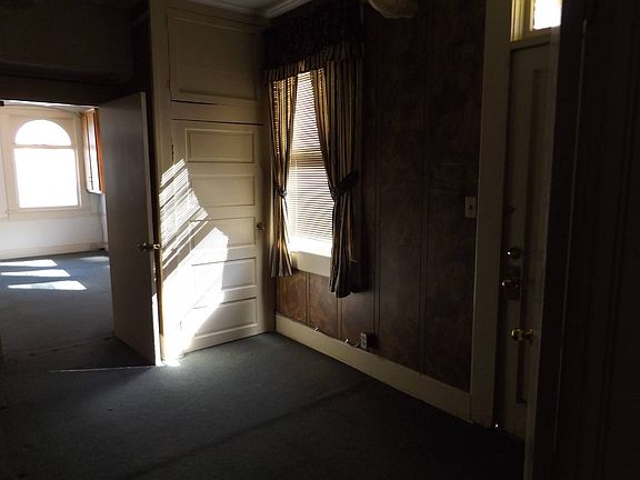 4th image of 1904 Leglise St