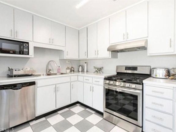 2nd image of 6640 Alcove Ave