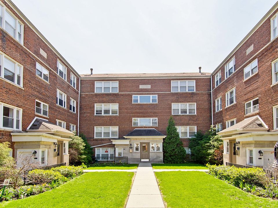 1st image of 2921 W Summerdale Ave APT 2