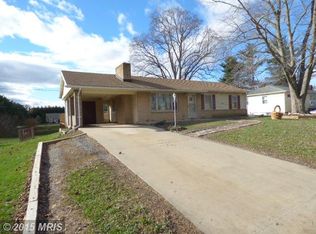 18023 Oak Ridge Dr, Hagerstown, MD 21740