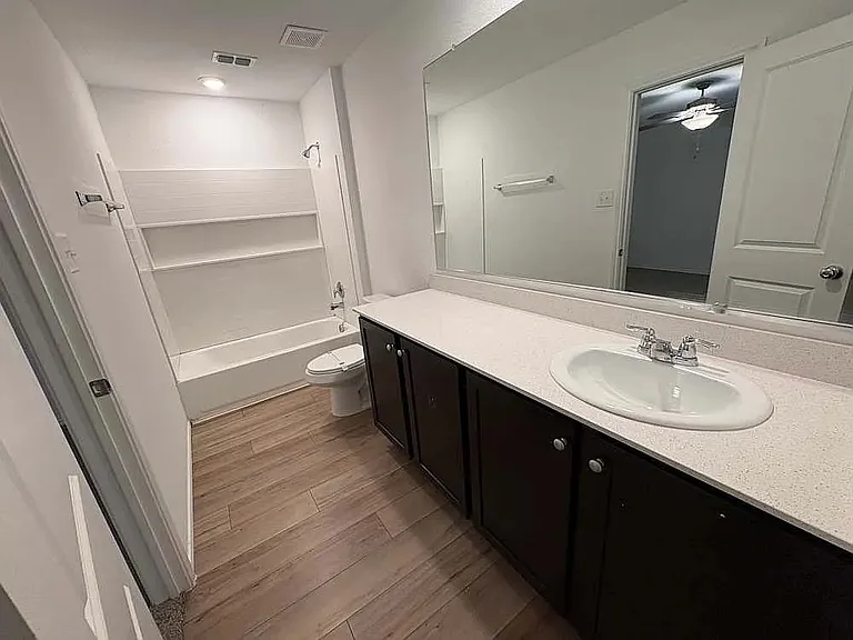 1330 Mosely Cir — Photo 7