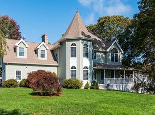 15 Memory Ln, Waterford, CT 06385